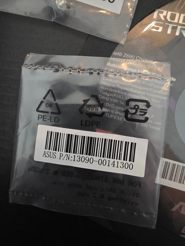 ASUS ROG Hyper M.2 Expansion Card PCIe 5.0 + Accessories - New + FREE DELIVERY - Photo 7/10