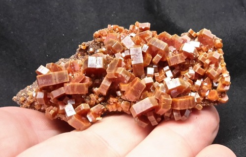 2.75" VANADINITE from Mibladen, Khénifra, Morocco. - Picture 2 of 12