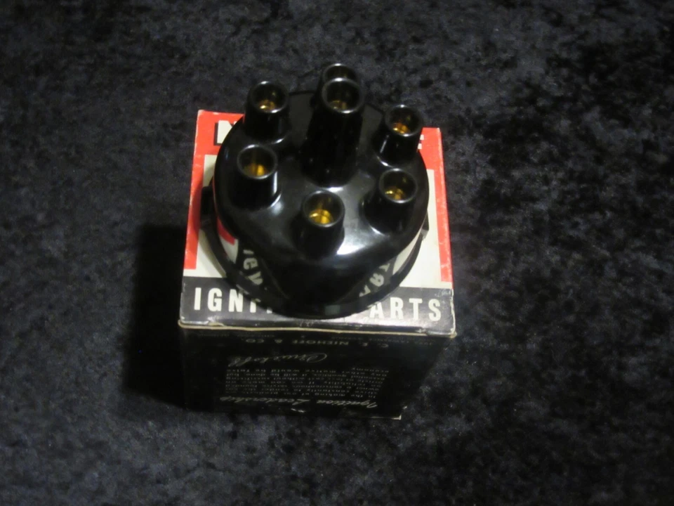 NOS 1950-1959 Chrysler DeSoto Dodge Plymouth Hudson Niehoff Distributor Cap Foto 2 de 3