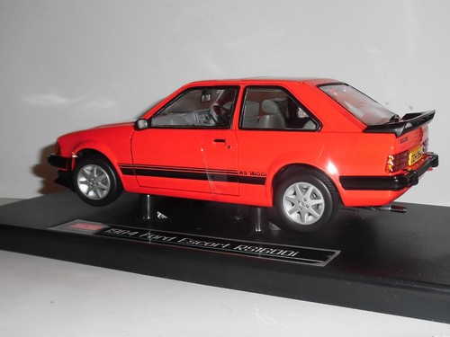 SUN STAR. SUN H4996R. FORD ESCORT RS 1600i, 1984 SUNBURST RED. RHD. 1:18 . NEW. - Picture 8 of 19