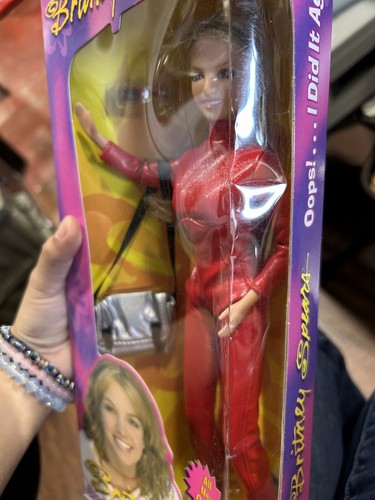 VINTAGE 2000 BRITNEY SPEARS BARBIE OOPS I DID IT AGAIN FASHION DOLL NUOVA IN SCATOLA - Foto 5 di 9