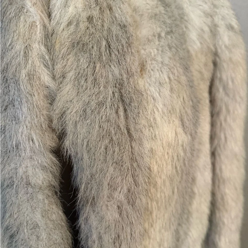 Vintage Y2K Jordache Women's Faux Fur Jacket - Grayish Medium - Image 2 of 4