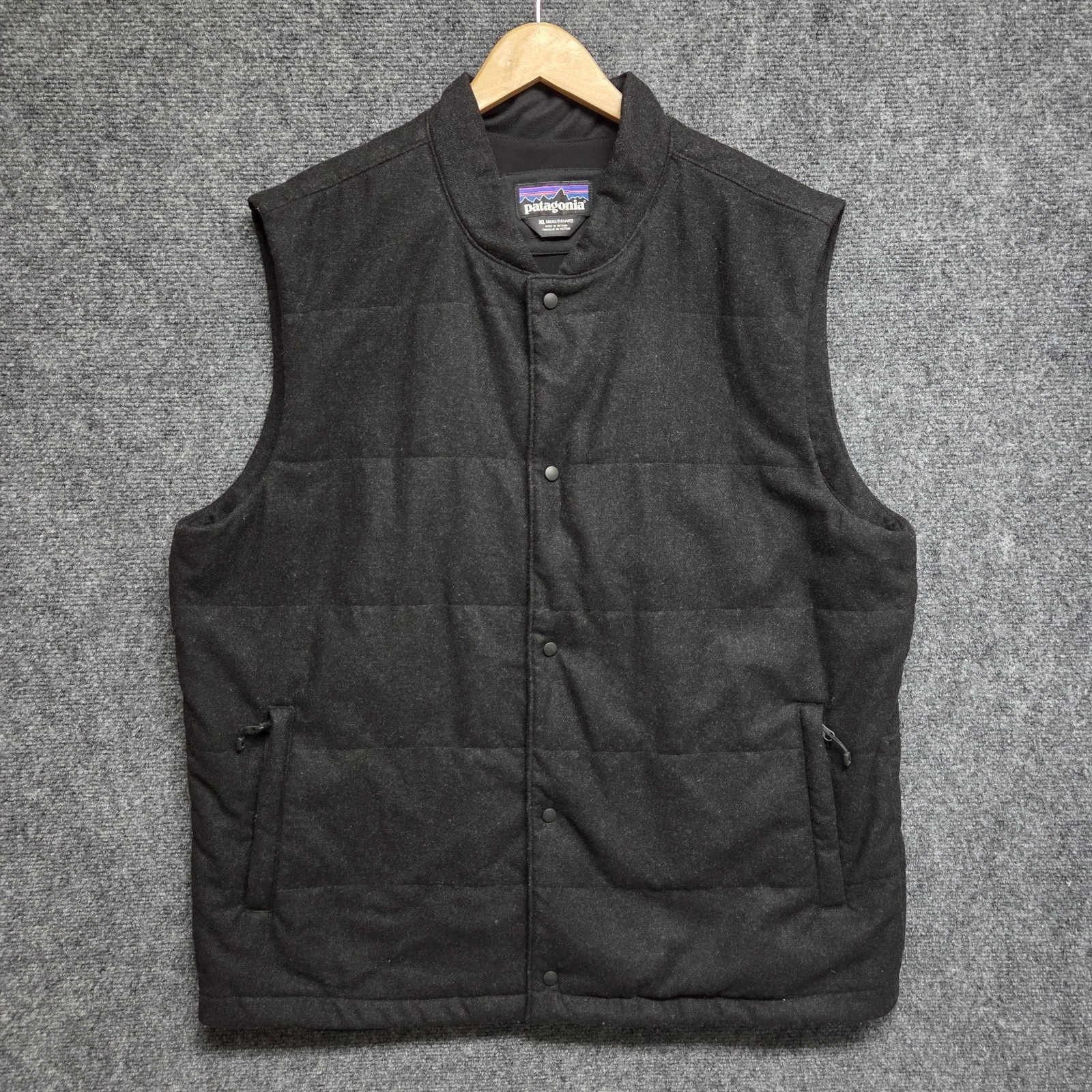Patagonia Vest Mens XL Black Recycled Wool Blend Snap Outdoors Casual Sleeveless
