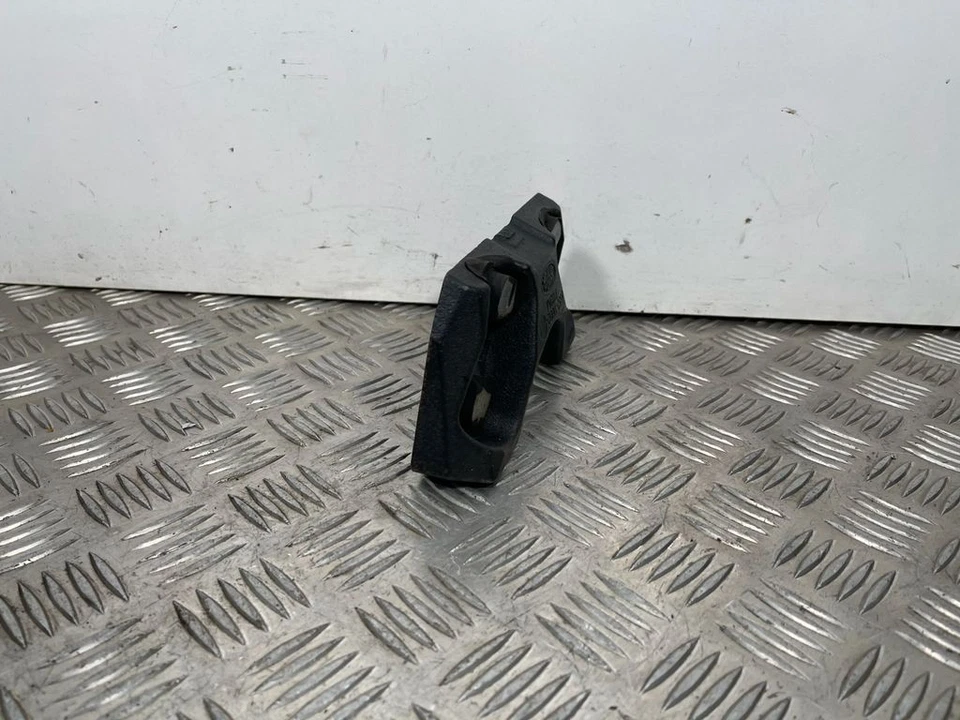 Rover Range Rover 2014 front shock absorber mounting bracket 6H5211002 LIQ16464 - image 2 of 4