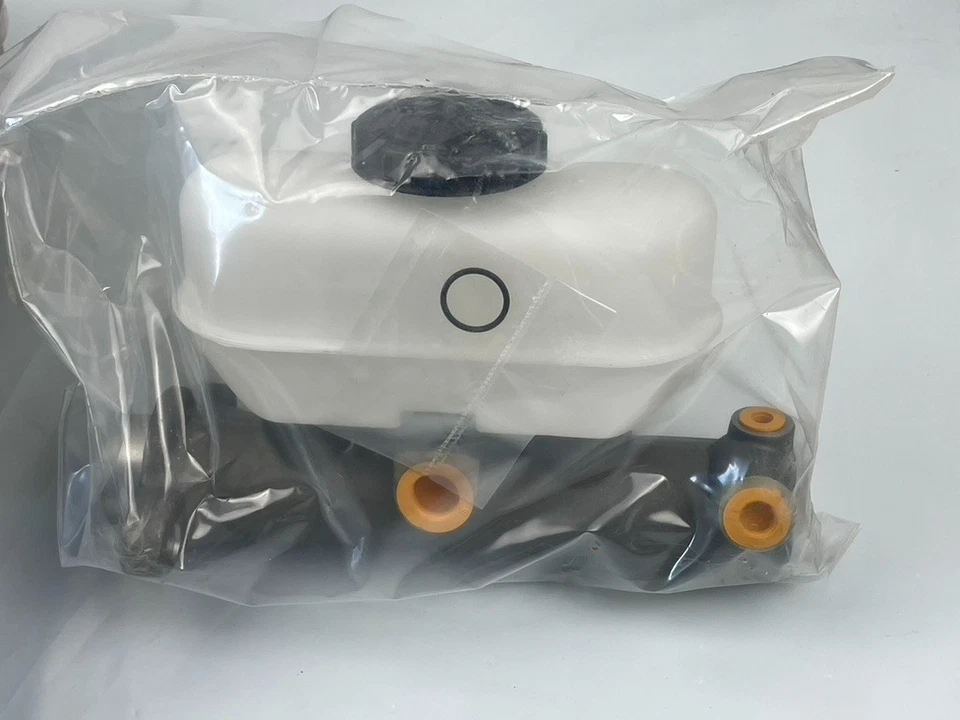 Cilindro maestro de freno Carquest 13-2690 NUEVO; para modelos CON CRUCERO, diámetro 1,125" Foto 2 de 4