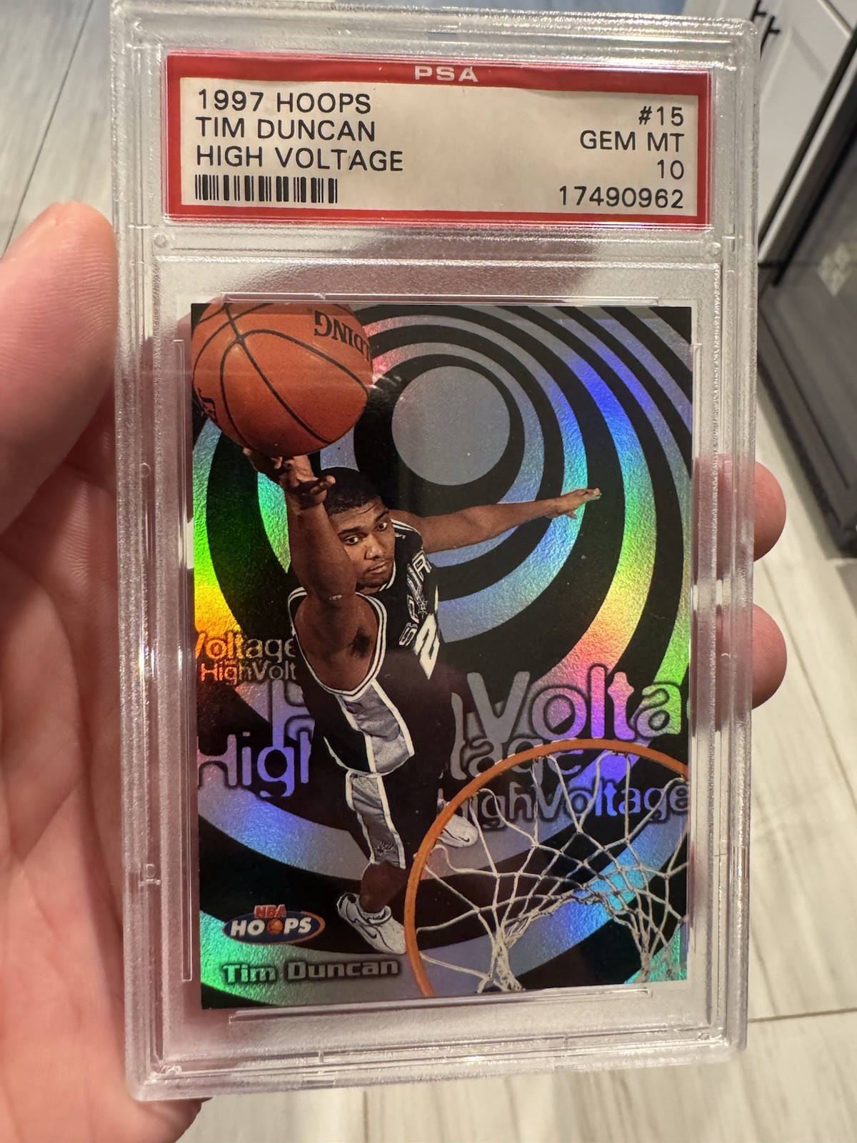 1997 HOOPS HIGH VOLTAGE #15 TIM DUNCAN PSA 10 POP 2 !!!