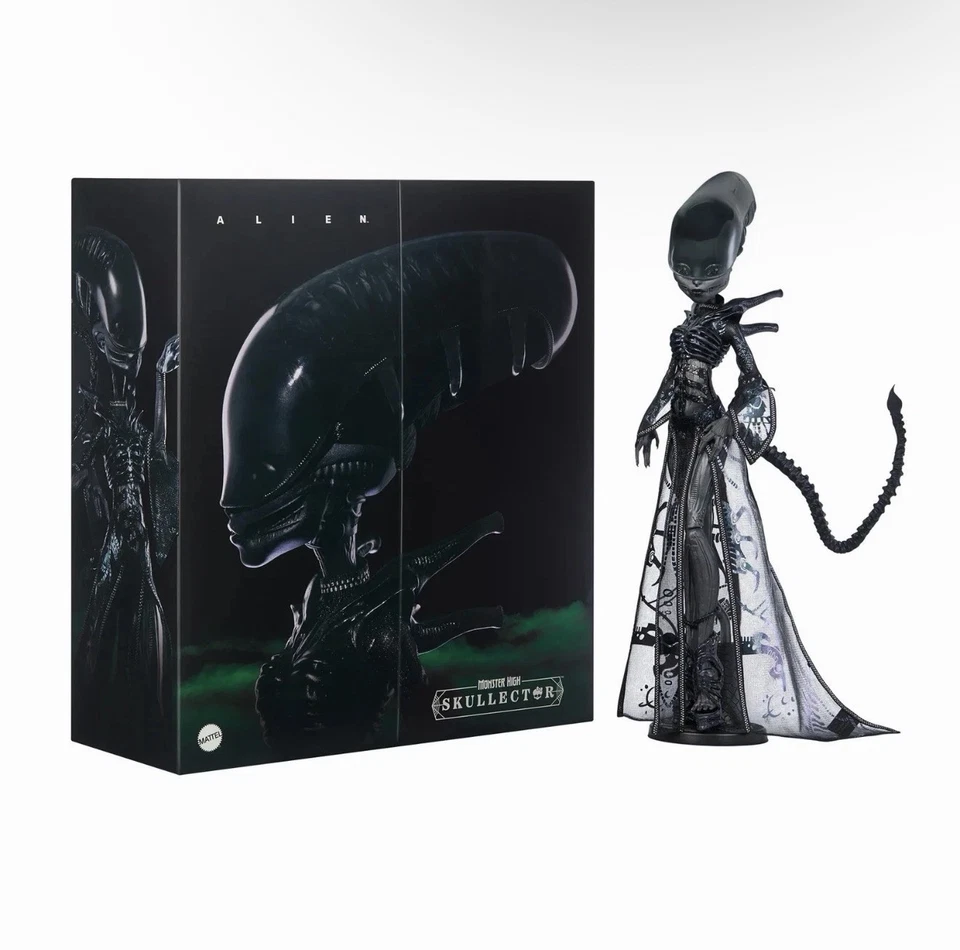 IN HAND Mattel Creations Monster High Skullector Alien Doll