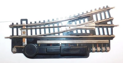 PIKO HO . 1 AIGUILLAGE A GAUCHE ÉLÉCTRIQUE 180mm . RAILS CREUX EN U INVERSÉ - Photo 1/4