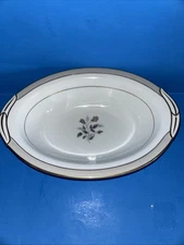 NEW? NORITAKE HOLBROOK 5635 OVAL VEGETABLE SERVING BOWL W/GOLD TRIM (11877)