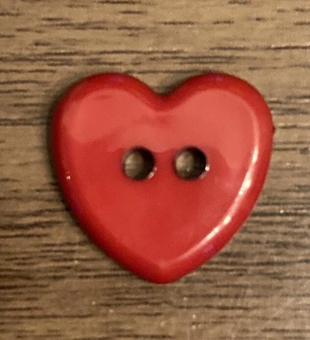 Red Heart Buttons Valentine’s Day 2 hole 13 x 13.5mm Pack of 6 - Image 4 of 4