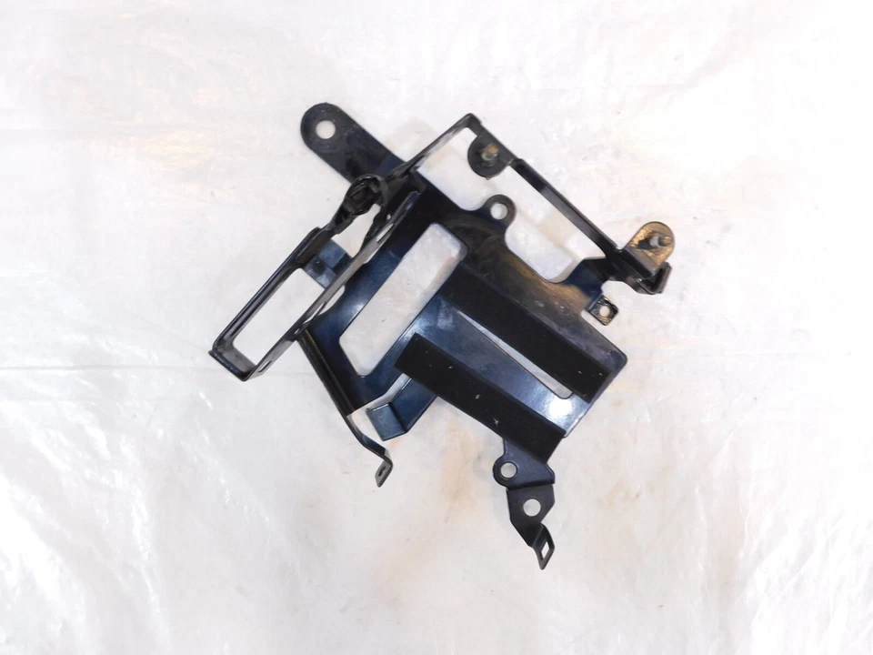 Victory V92 Deluxe & Touring Cruiser 2002-2006 ECM y soporte de montaje de cubierta lateral Foto 2 de 4