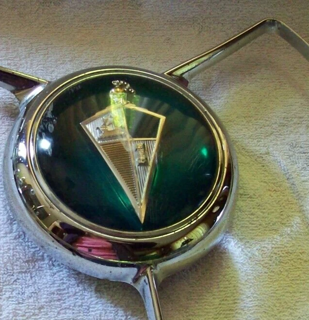 HUDSON HORNET BOCINA BOTÓN Y ANILLO CROMADO VERDE centro 1954, 1955, 1956, 1957??? Foto 3 de 4