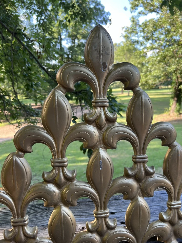 Cabecero Provincial Francés Vintage Cama Queen Metal Dorado Fluer De Lis Foto 3 de 4