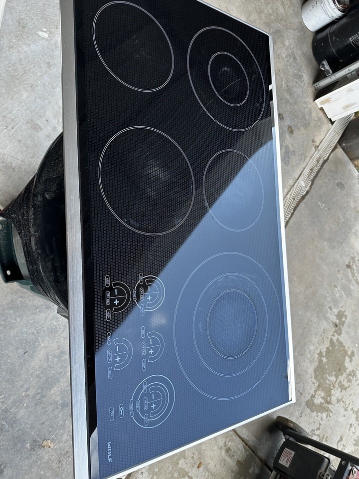 Wolf 5 Burner Electric Black Glass 36" Cooktop CT36E/S eBay