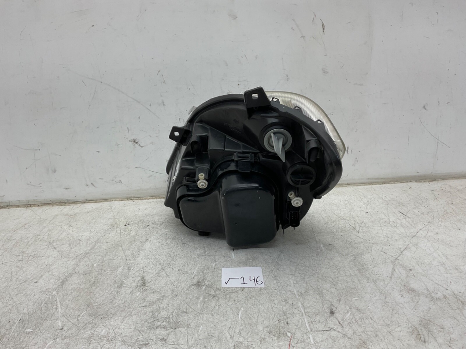 Mercedes-Benz SPRINTER 906 Front Right Headlamp Unit A9068201661  