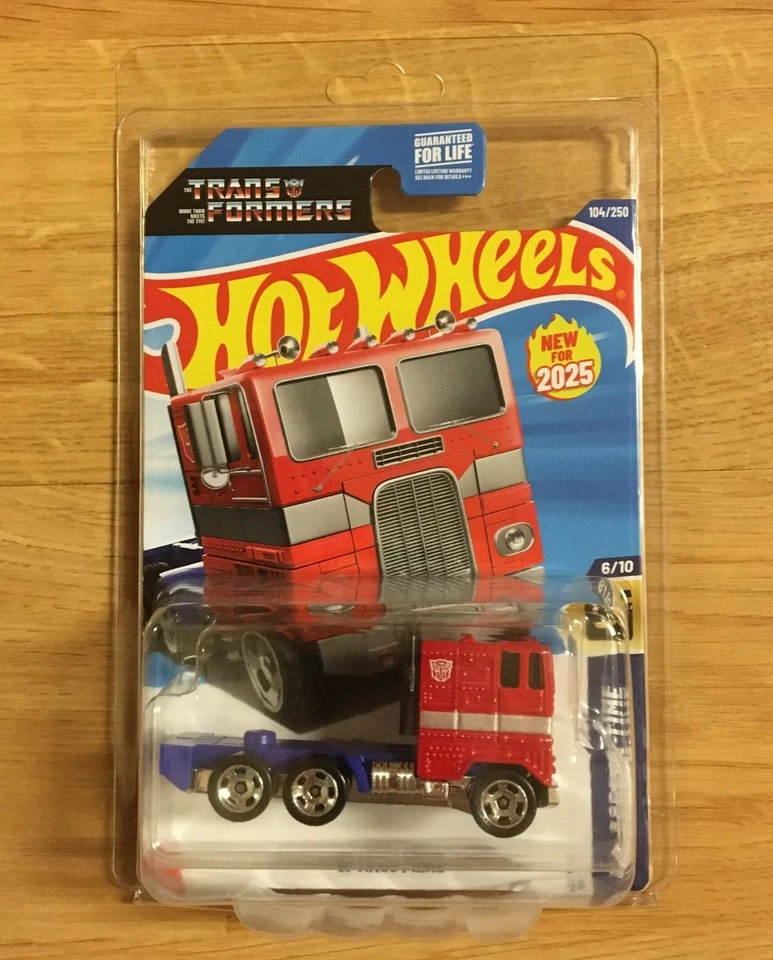 2025 Hot Wheels TRANSFORMERS Optimus Prime Track Fleet Bumblebee 3 Lot EXCELLENT - Image 2 of 4