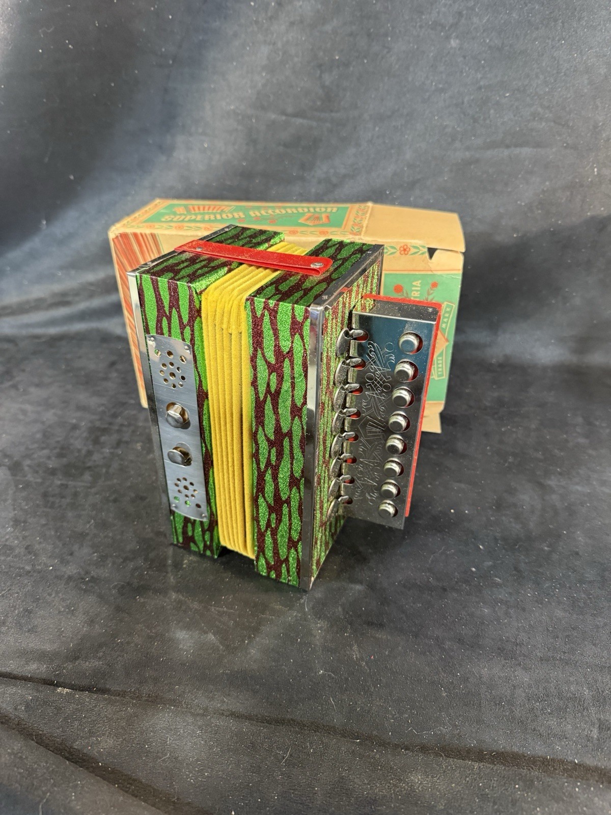 Working Vintage Antique Miniature Accordion In Original Packaging. Austria 1947