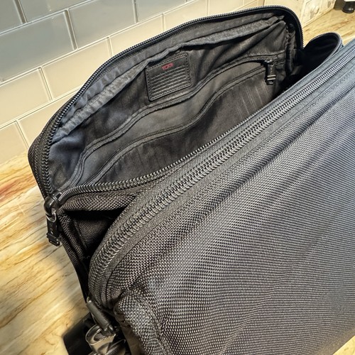 Tumi Alpha Ballistic Nylon Laptop Messenger Bag Black $295 Retail EUC - Picture 14 of 24