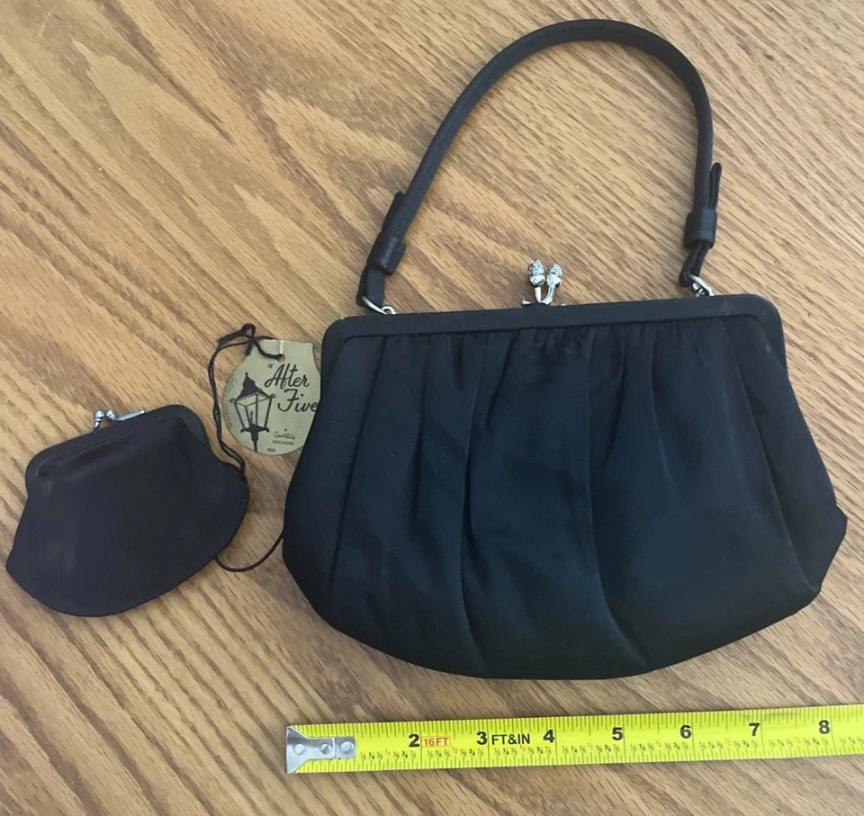 Bolso de mano pequeño negro vintage After Five Evening KISS Me Close Plus moneda Foto 3 de 4