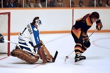 HOCKEY  PHOTO PRINT  NHL JIM RUTHERFORD TORONTO VS VANCOUVER Bobby Schmautz