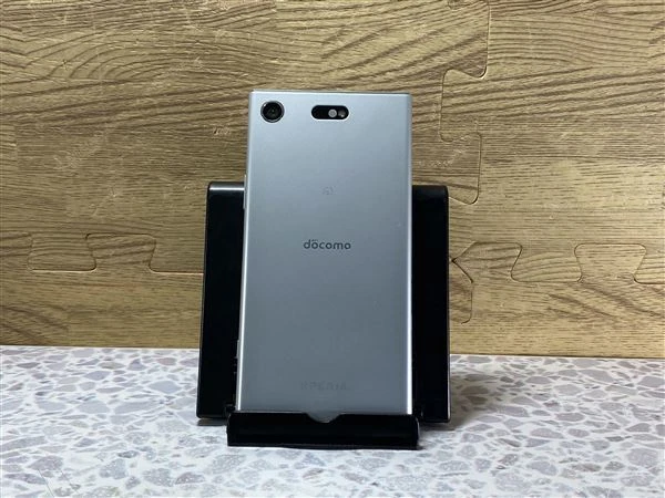 Teléfono móvil Xperia XZ1 Compacto SO-02K 32 GB Docomo blanco plateado popular Android Foto 2 de 4