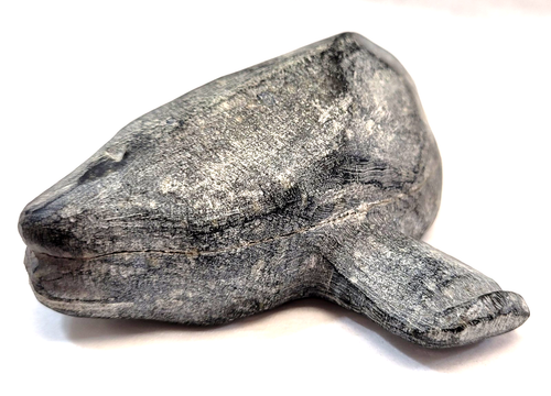Inuit Canadian Soapstone Carving Baby Bowhead Whale Henry Nakoolak 2013 Signed - Picture 6 of 7