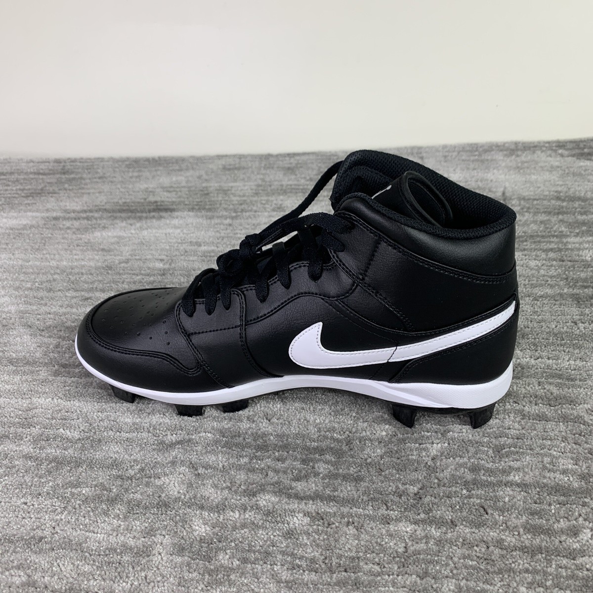 Nike Air Jordan 1 Retro MCS Black White Baseball Cleats Size Nike Air Jordan 1 Retro MCS Black White Baseball Cleats Size