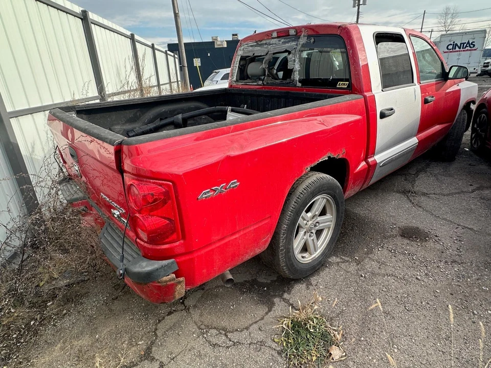 Used Rear Right Door Assembly Rear Side fits: 2011 Ram Dakota Crew Cab 4 Dr elec Foto 4 de 4
