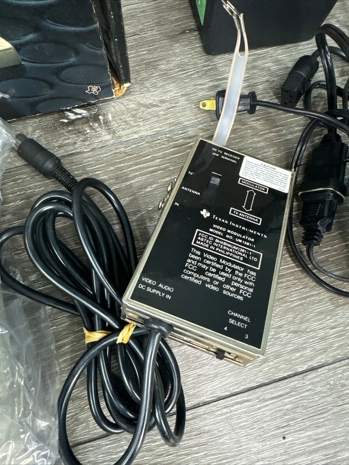 Vintage Texas Instruments TI 99/4A Home Computer In Box - Image 3 of 4