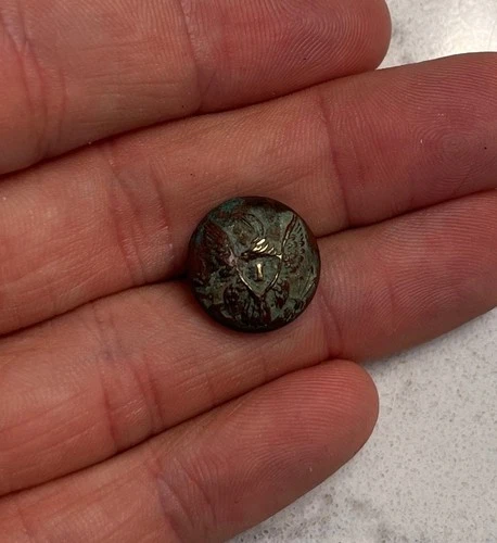 Nice Small Cuff Size Eagle-I Infantry Button dug at Fort Fillmore New Mexico