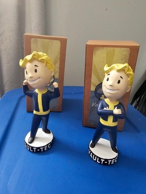 2 Fallout Vault Boy 101 Bobble Heads: Arms Crossed and muscle arms