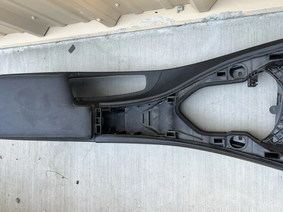✅2006-2011 BMW E90 335i 328i 325i SEDÁN CONSOLA CENTRAL CON REPOSABRAZOS OEM Negro Foto 3 de 4
