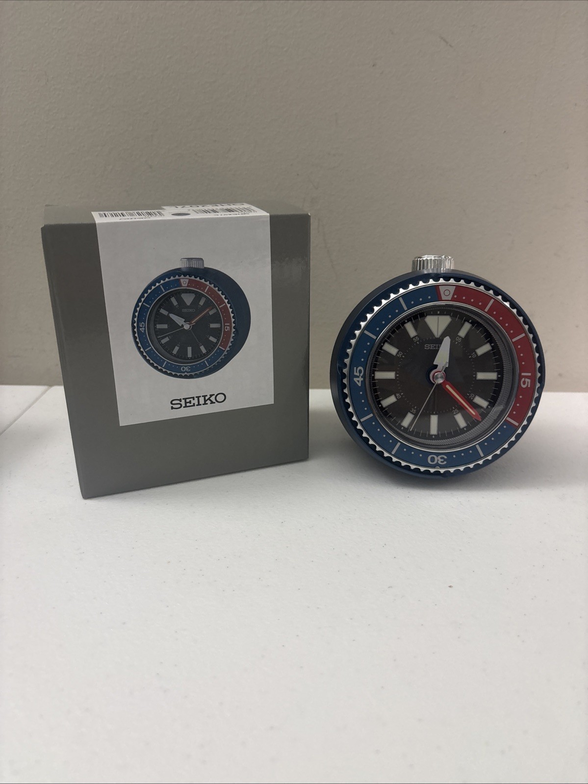 SEIKO BEDSIDE DIVER STYLE QUIET SWEEP ALARM CLOCK QHE207L RED BLUE