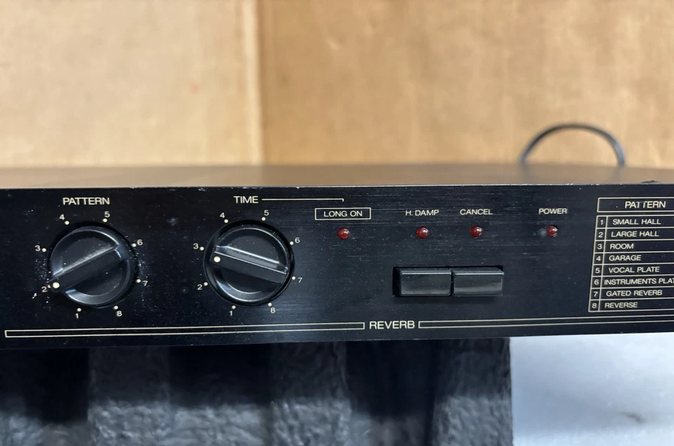 De colección Korg DRV-1000, procesador de reverberación digital de montaje en rack Foto 4 de 4