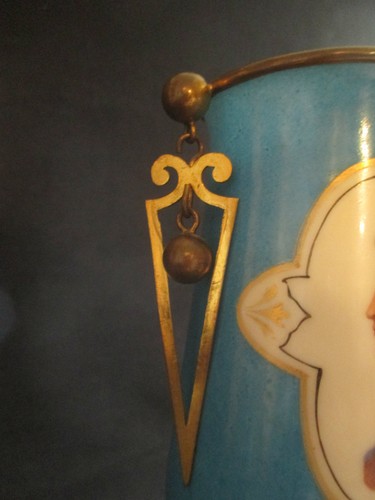 ancien vase Napoléon 3 en porcelaine peinte et bronze portrait femme XIX ème - Picture 4 of 7