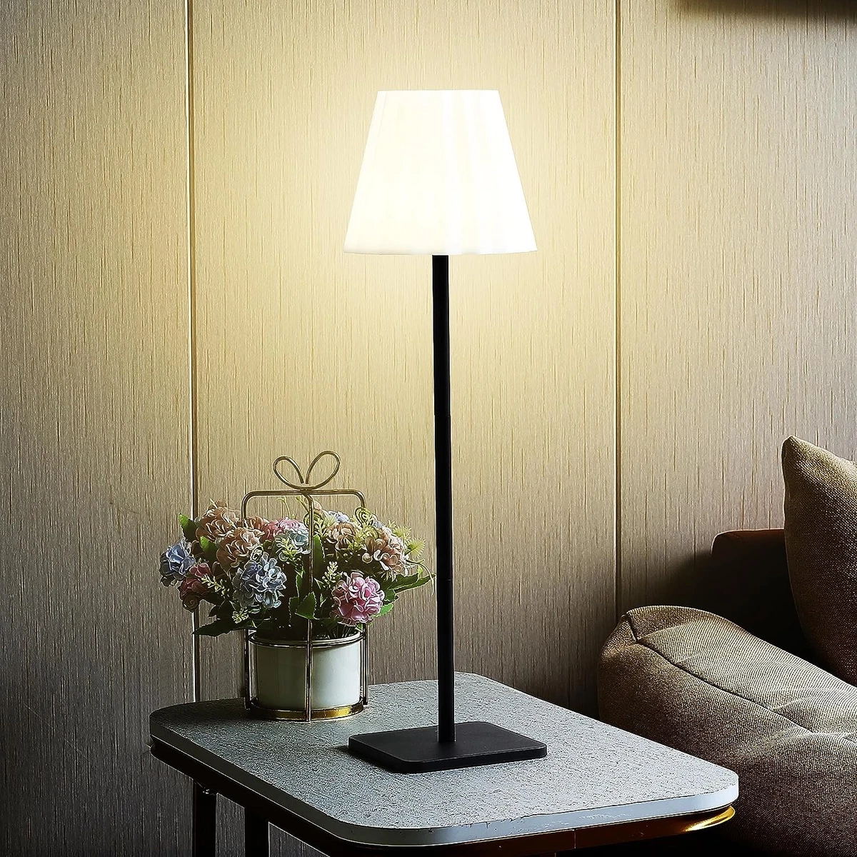 Outdoor Battery Operated Table Lamp Waterproof 2200mAh Cordless
