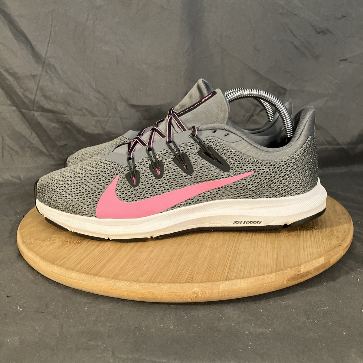 NIKE Quest 2 Running Shoes Womens 9.5/41 Cool Grey Psychic PInk 