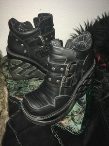 sport boots for women