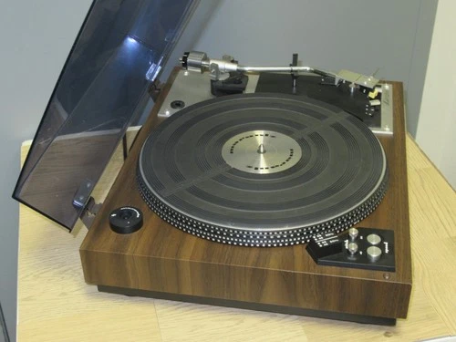 Marantz 6200 Stereo Vintage Turntable original Dustcover Shure HiTrack Excellent