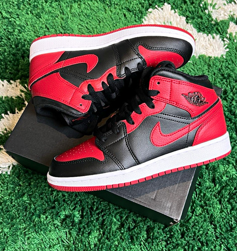 Jordan 1 Mid Banned (GS) Youth Trainers Red Black White UK 3.5/US4Y