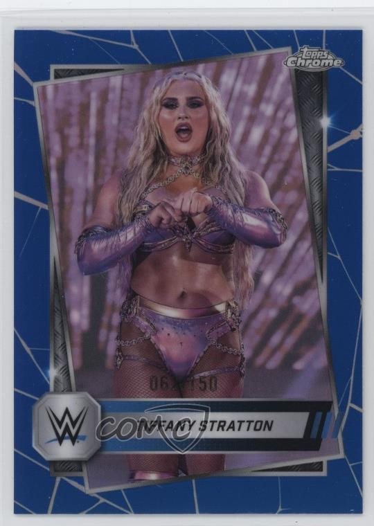 2025 Topps Chrome WWE Blue Refractor 62/150 Tiffany Stratton #182 5i3