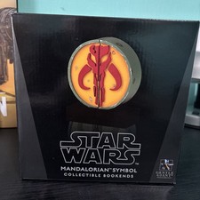 Star Wars Gentle Giant Limited Edition Mandalorian Symbol Book Ends Statue