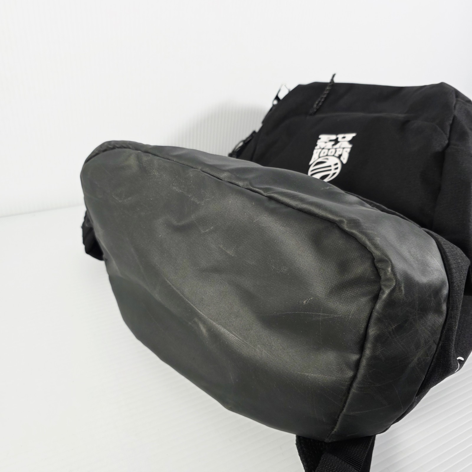 PUMA BASKETBALL PRO Hoops Backpack Black - White - Great Condition  thumbnail 7