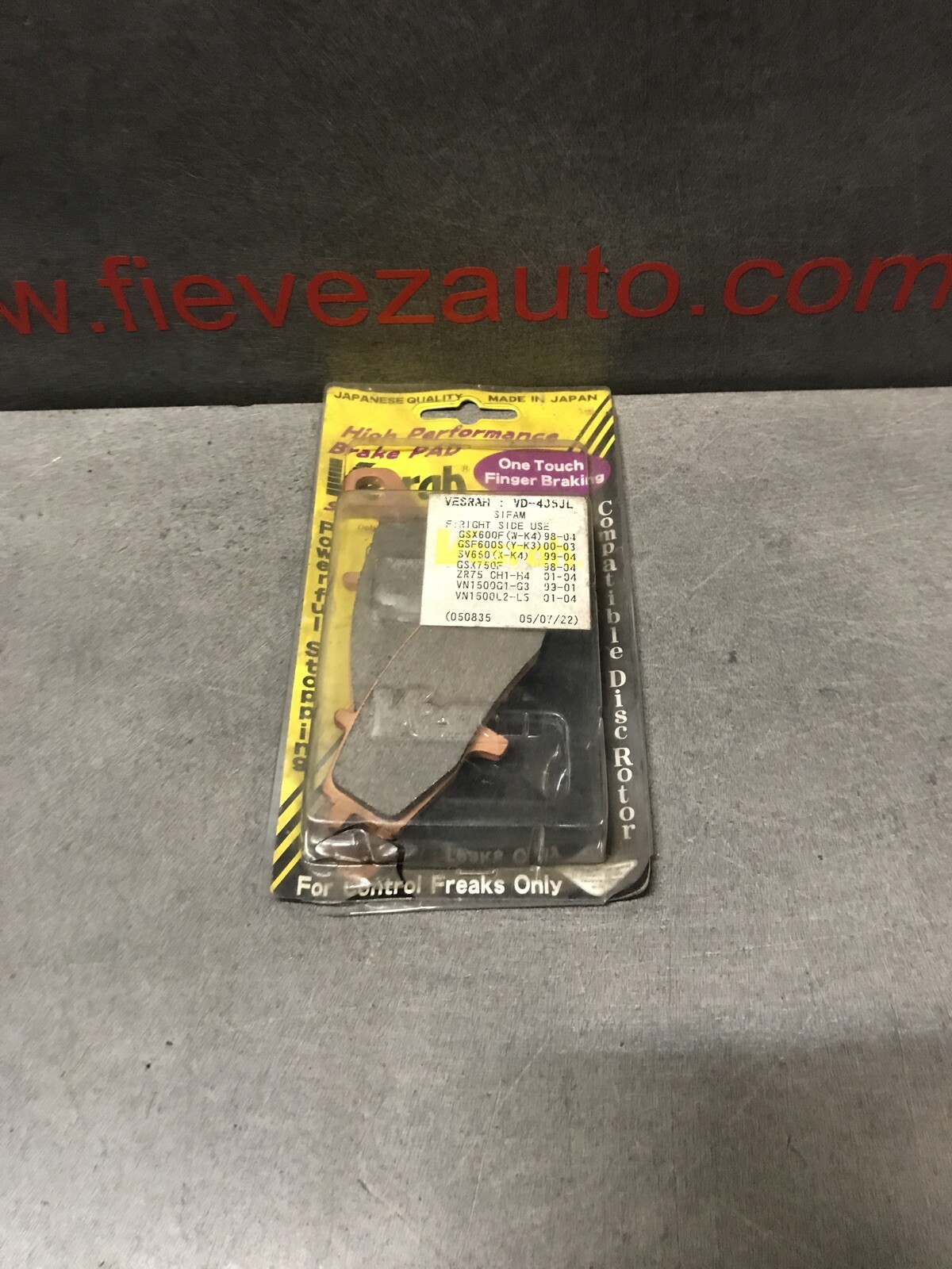 Plaquettes Vesrah VD-435JL avant pour éliminer les bruits de freinage et retrouver du mordant