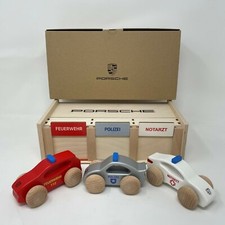 Original Porsche Garage aus Holz mit 3 Autos Feuerwehr / Polizei / Krankenwagen