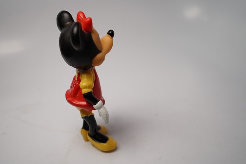 Vintage Walt Disney Minnie Mouse Figur Puppe gelb rot Kleid Schleife Hongkong - Bild 5 von 6