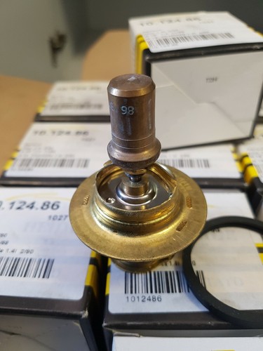 TERMOSTATO RENAULT CLIO I 1.2 1.4 R19 1.4 1.7 JONSON 10.124.86 OE 7700742617 - Imagen 5 de 6