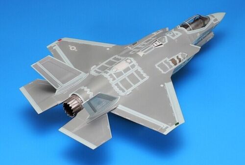 TAMIYA 1/72 LOCKHEED MARTIN F-35A Lightning II War Bird Collection Plastic Kit - Picture 3 of 7