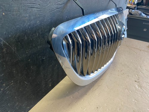 2008 to 2012 Buick Enclave Front Upper Grill Grille Oem P5948 DG - Picture 3 of 13
