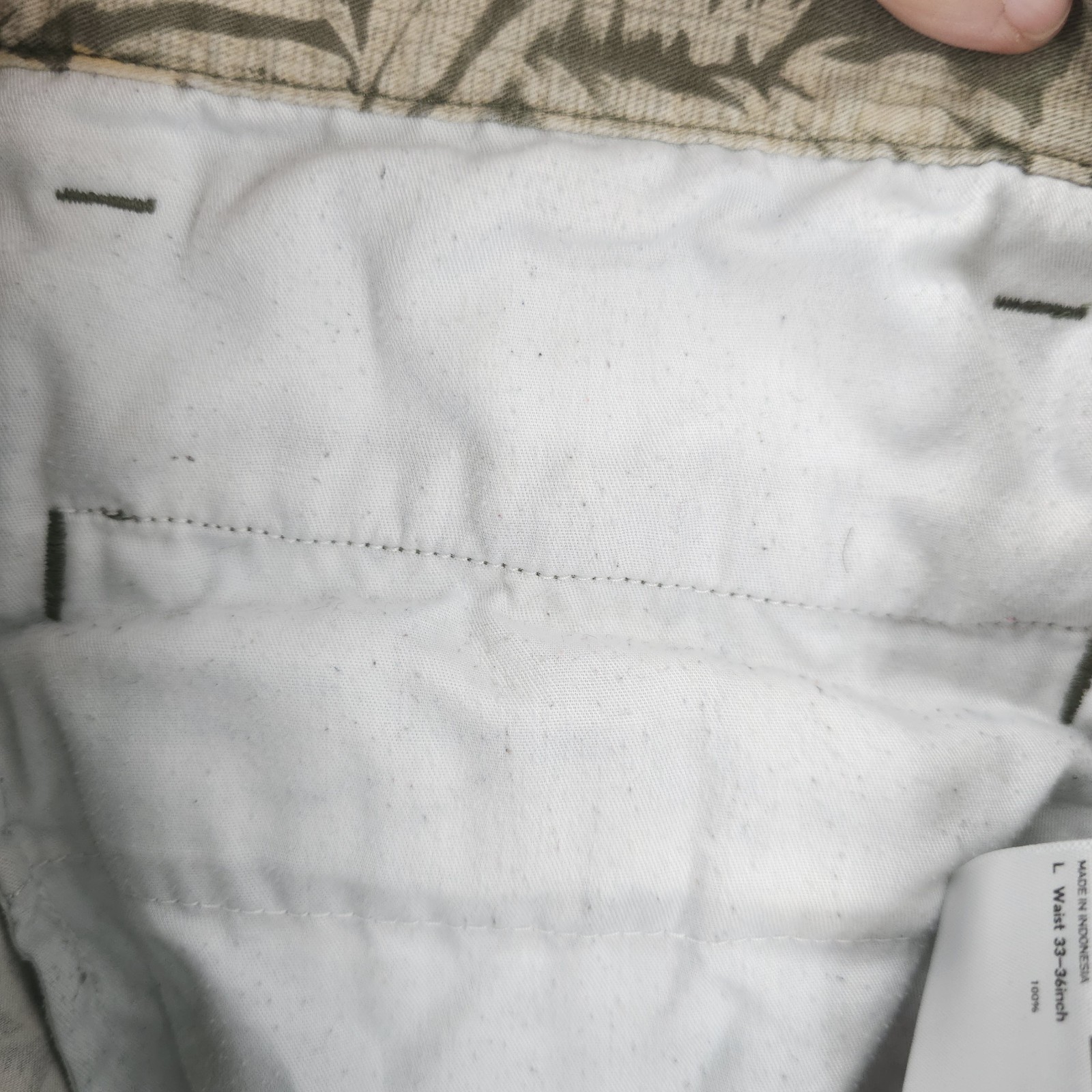 UNIQLO Chino Shorts Hawaiian Leaf Pattern 100% Cotton Size LARGE thumbnail 7